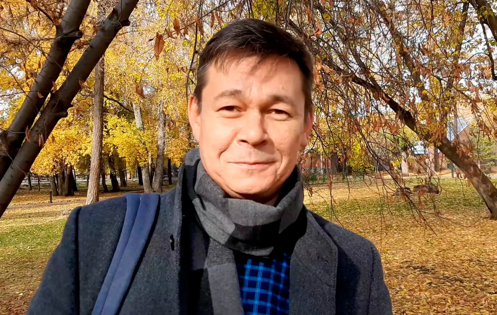 На 46-м году жизни скончался красноярский радиоведущий Денис Иконников