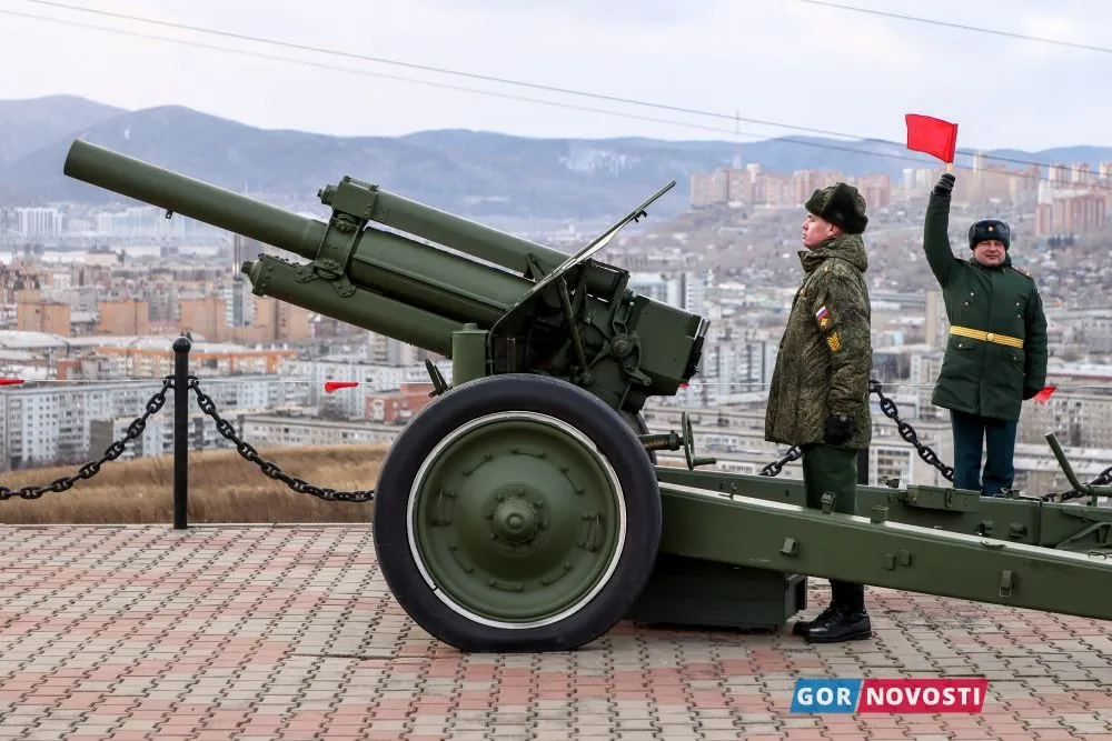 Пушка на Караульной горе.
Дмитрий Шабалин