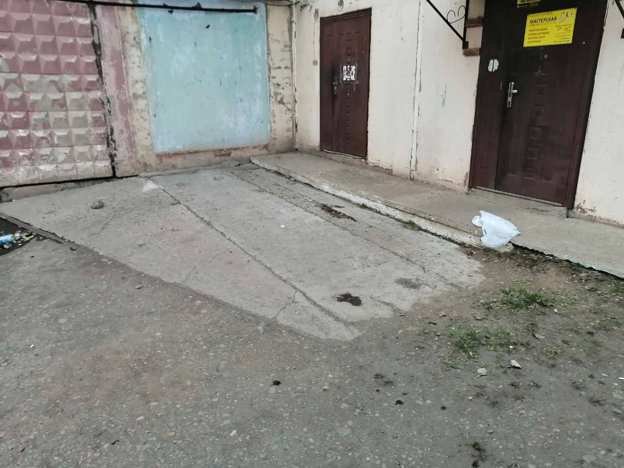 В Шарыпове с окна 5 этажа выпала 9-летняя девочка