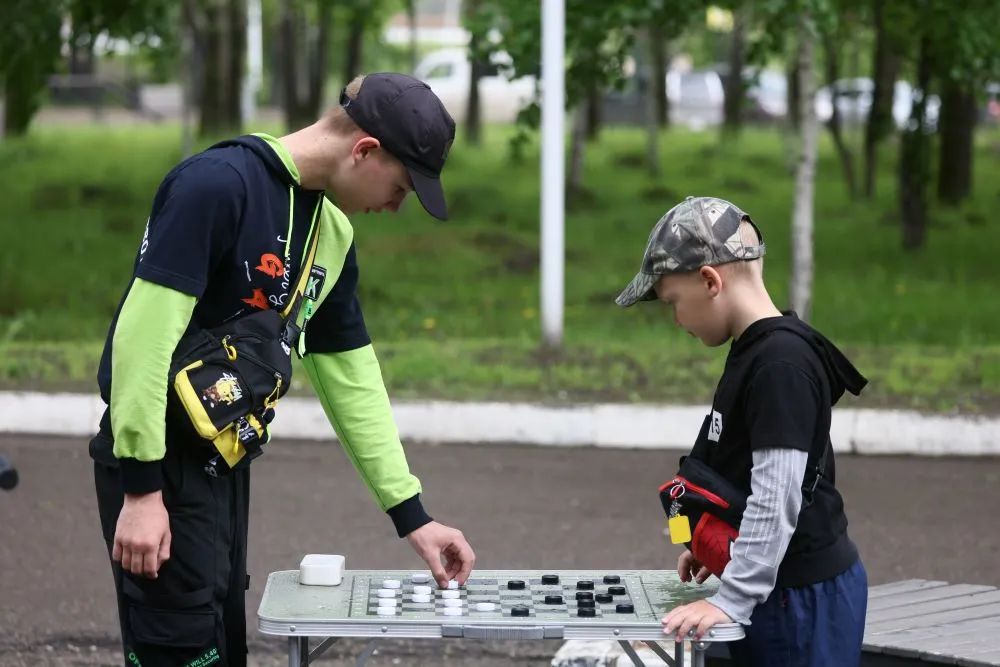 Сотни красноярцев собрались на фестиваль русских народных игр