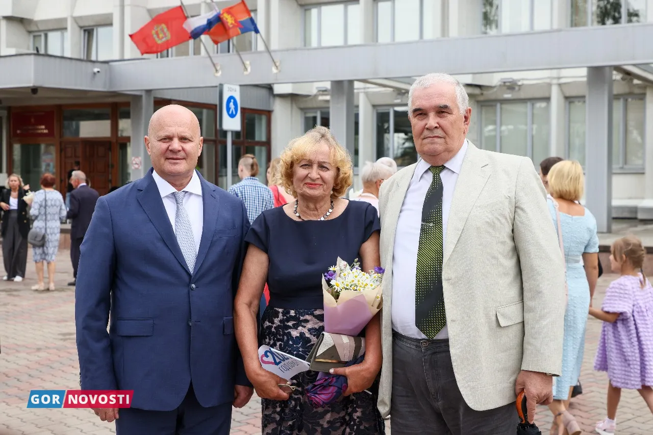 Поздравление семей.
Дмитрий Шабалин