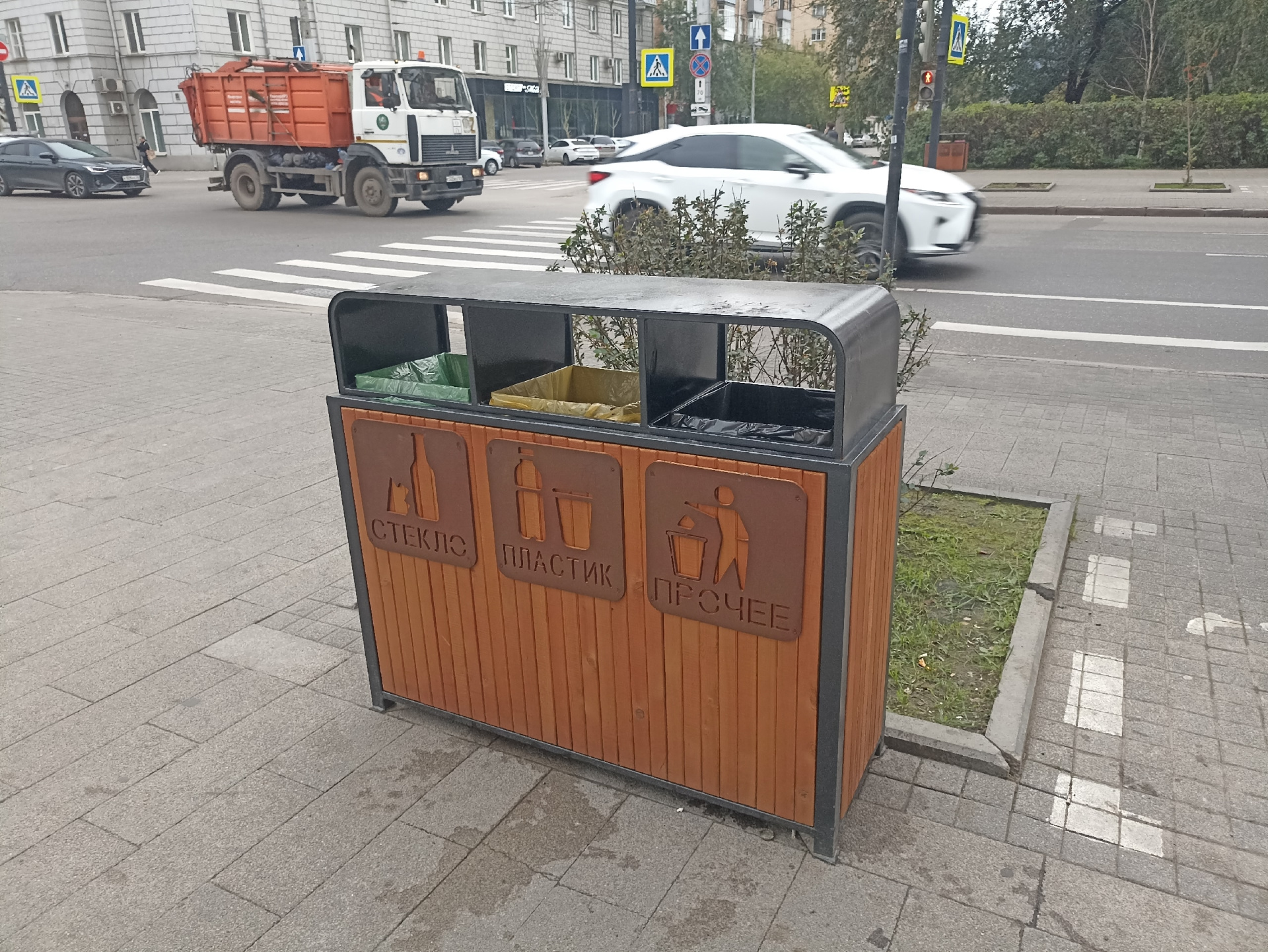 В Красноярске скейтерам, катавшимся по урнам, предложили провести мастер-класс