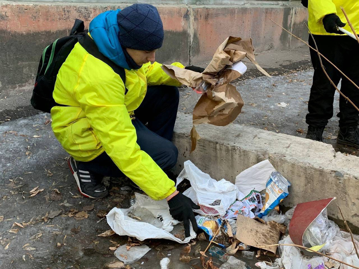 Трудовой отряд собрал 5 тысяч мешков мусора в Ленинском районе Красноярска