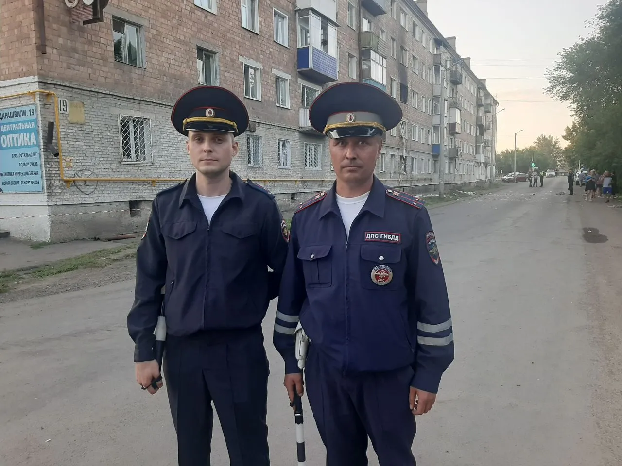 В Канске после взрыва газа в жилом доме одними из первых на месте оказались сотрудники Госавтоинспекции
