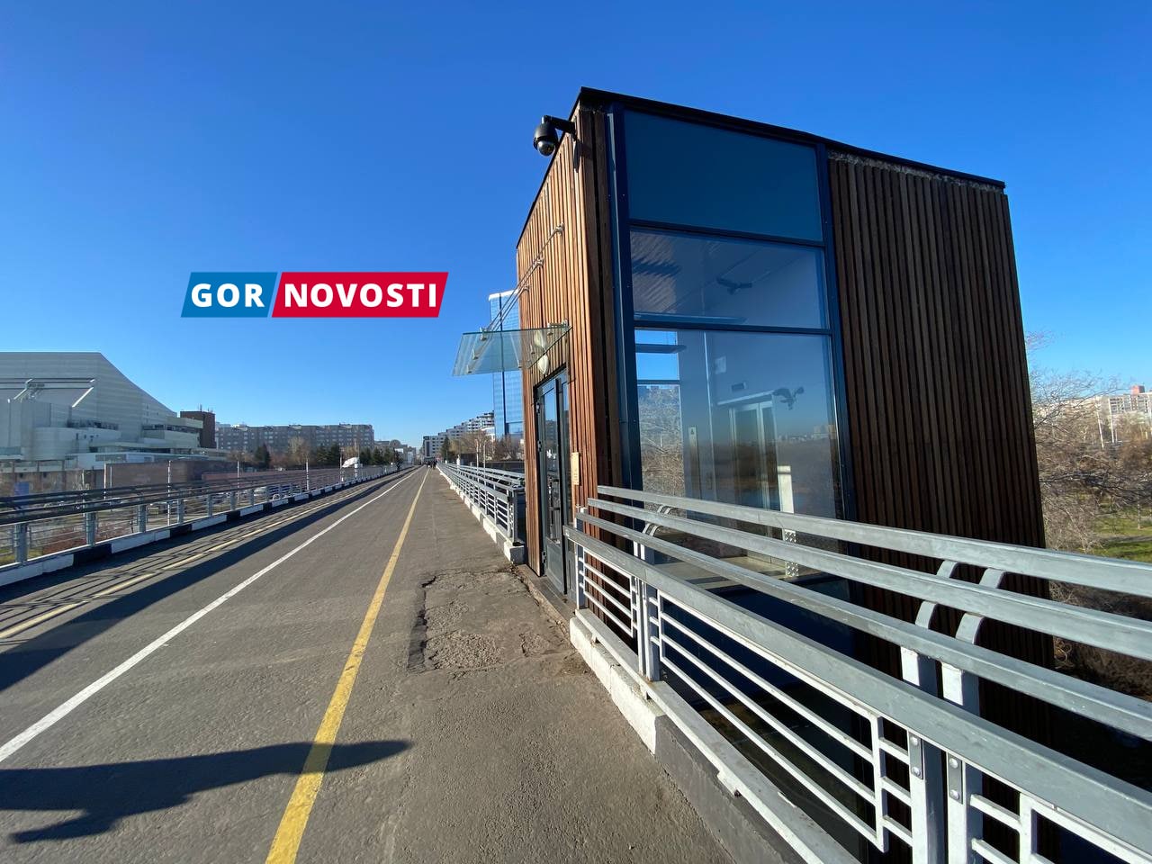 Лифт на вантовом мосту в Красноярске снова работает