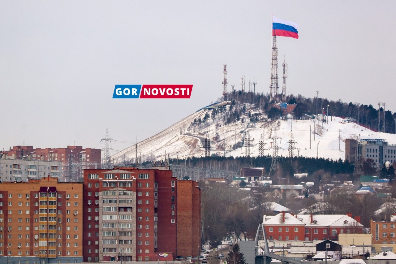 В Красноярске на Николаевской сопке установили самый высокий в России флагшток