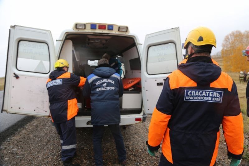 В Дивногорске на территории Старого кладбища в яму провалился пенсионер