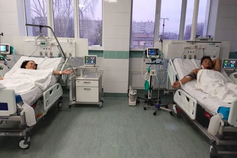 Красноярские хирурги пересадили 25-летнему жителю Тувы почку его матери