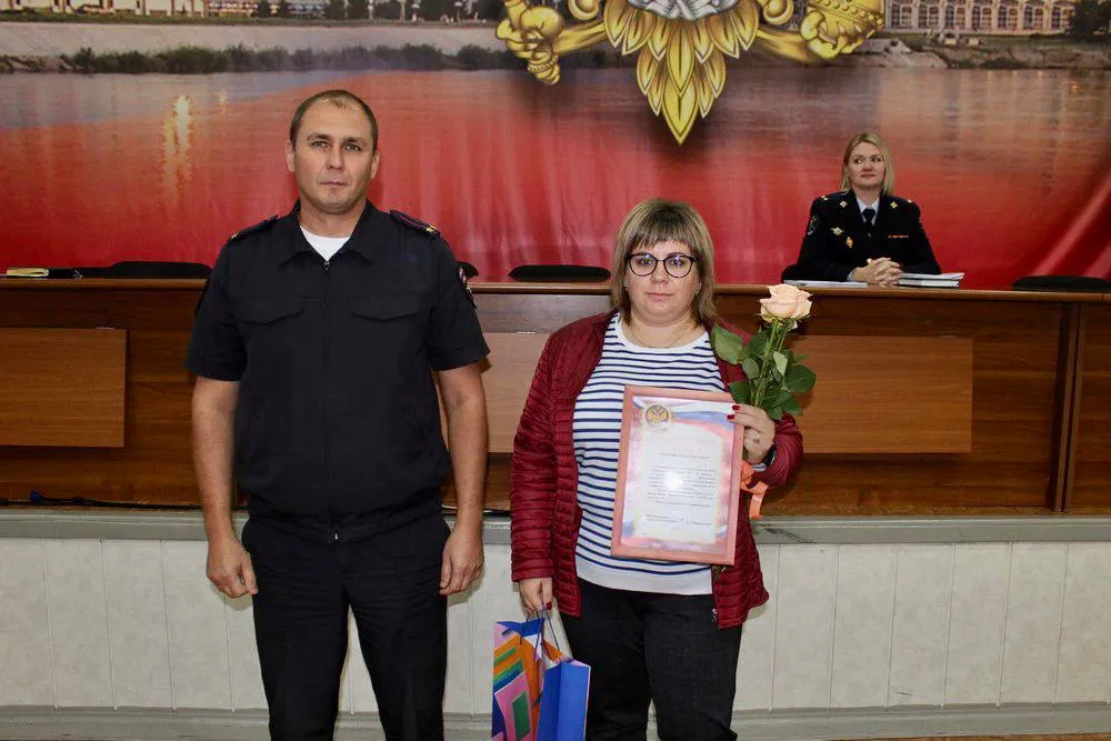 В Зеленогорске сотрудница банка помогла 82-летней пенсионерке уберечь 550 тысяч рублей от мошенников