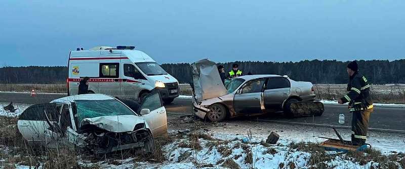 В Красноярском крае в ДТП с двумя автомобилями Toyota пострадали 6 человек