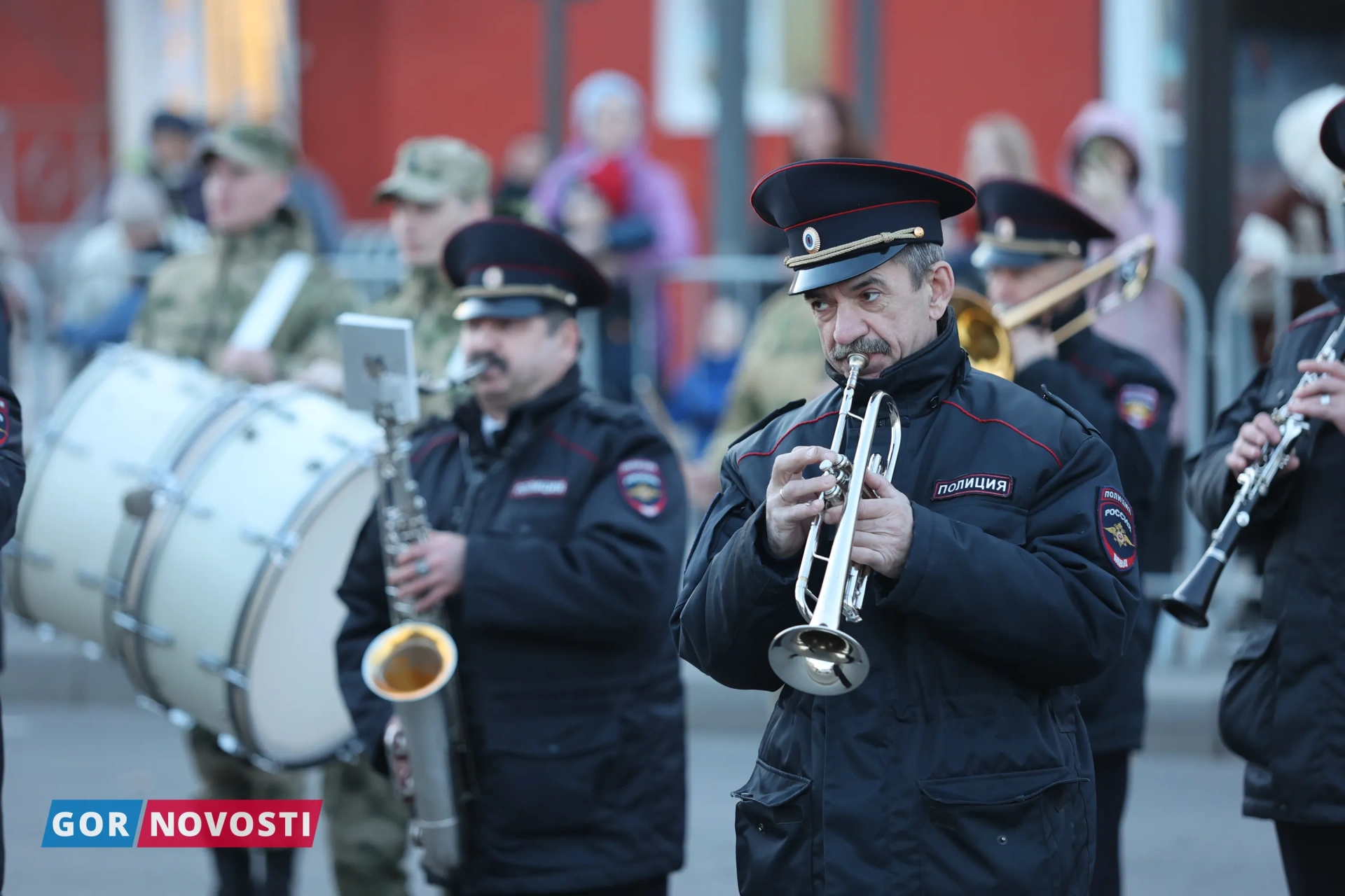 Репетиция торжественного шествия.
Михаил Шуклин