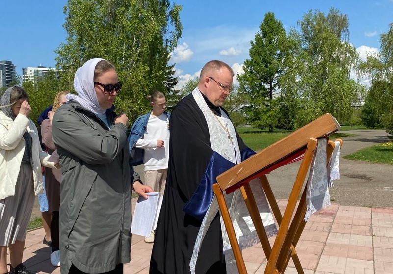 В Красноярске у строящегося храма на Стрелке пройдут уличные молебны