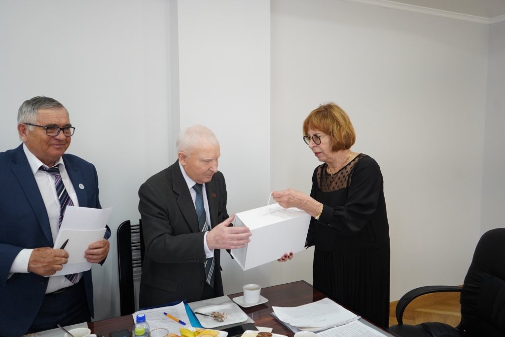 Красноярский горсовет – вместе с ветеранами и в праздники, и в будни