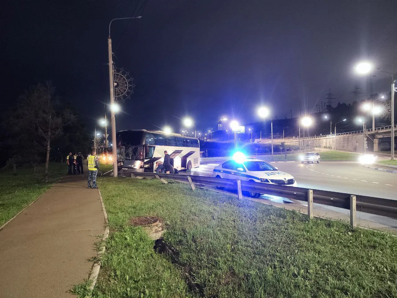 В Красноярске в ДТП с междугородним автобусом пострадали три человека