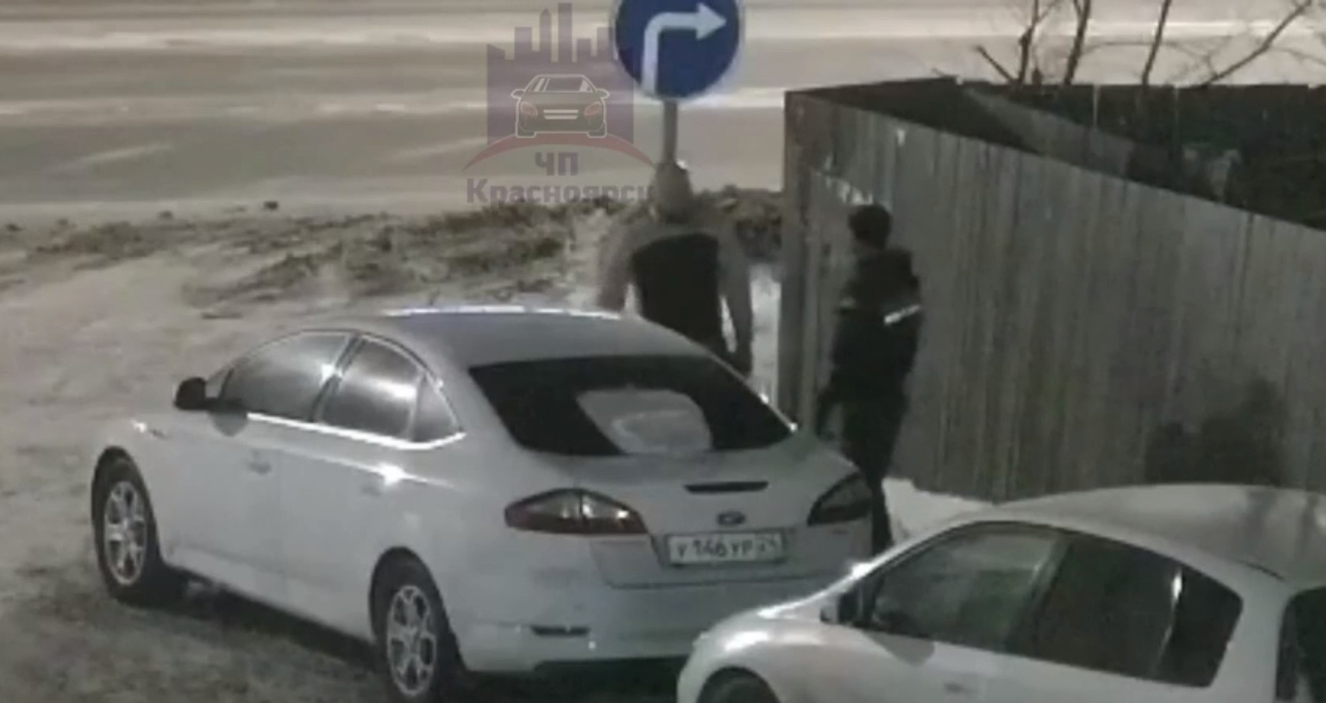 В Красноярске мужчина из-за бытовой ссоры ударил знакомого ножом в живот