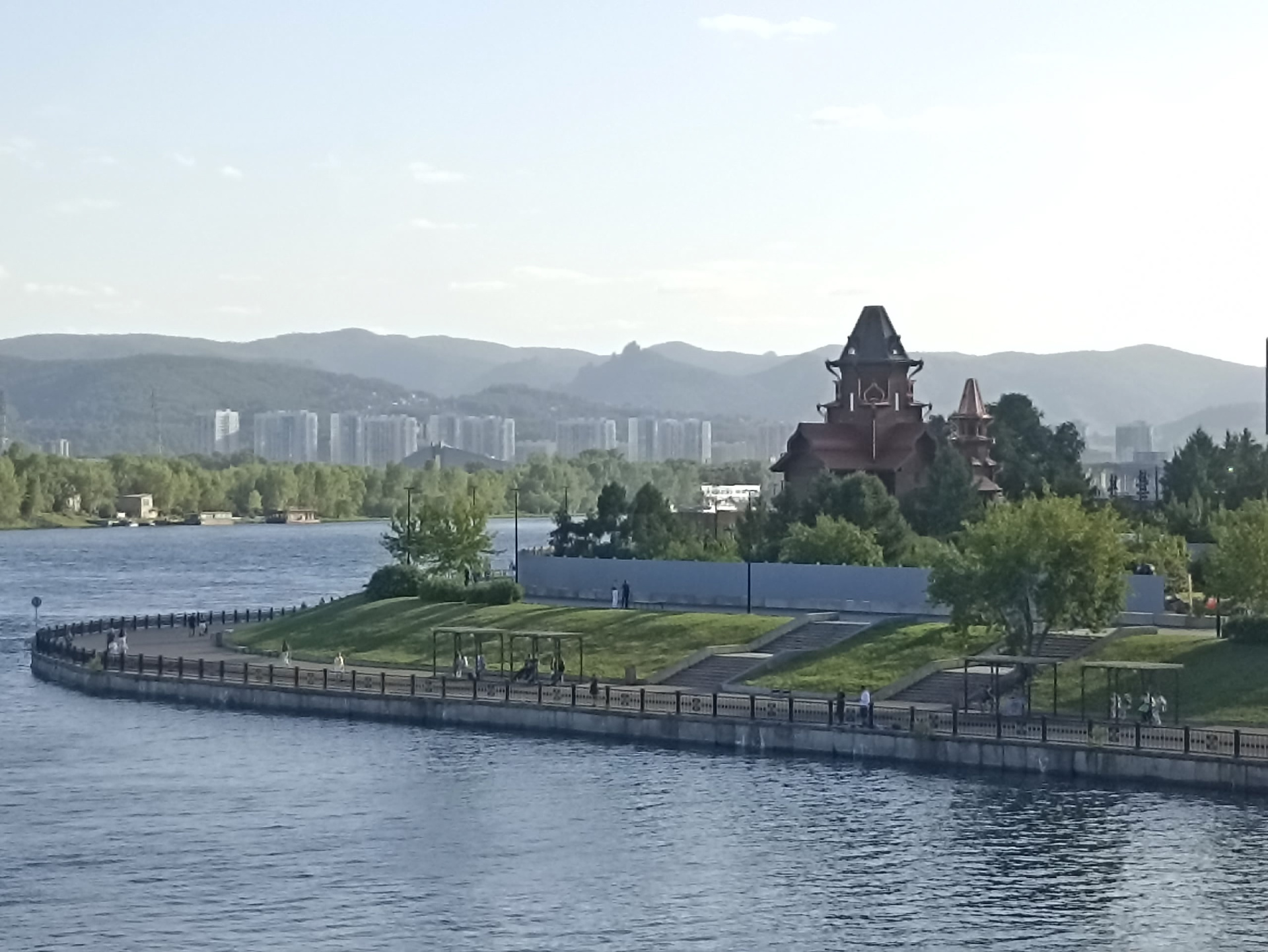 Красноярская Стрелка. Фото: Михаил Шуклин