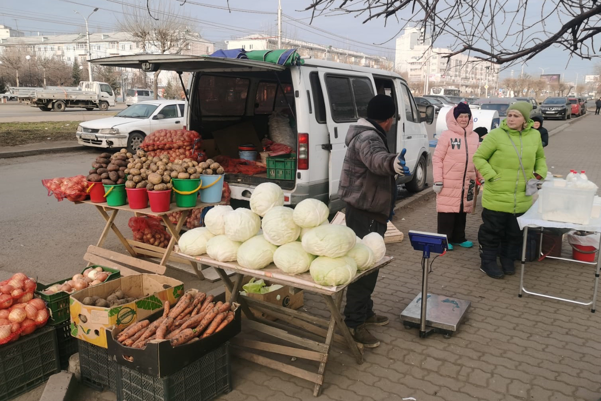 В Свердловском районе Красноярска оштрафовали 40 незаконных торговцев