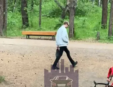 В Красноярске в парке «Гремячая грива» странный мужчина приставал к девушкам