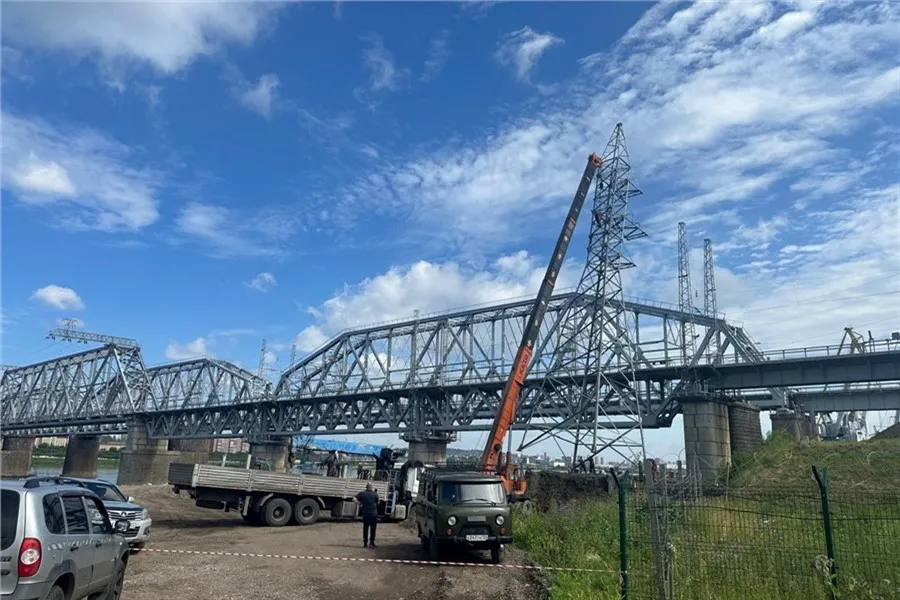 В Красноярске во время строительства развязки на Пашенном перенесли ЛЭП