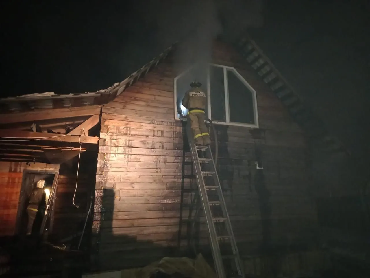 В Канске при пожаре погибли двое детей