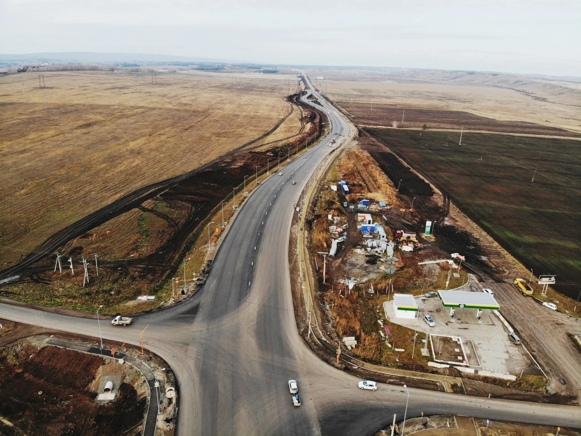 Под Красноярском до конца ноября установят освещение на трассе в Элиту