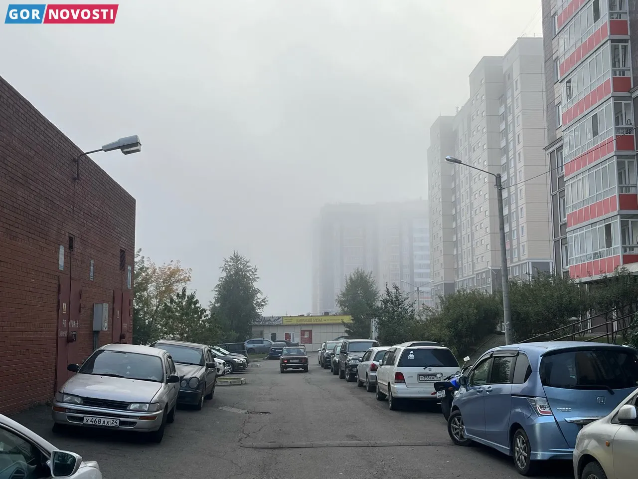 Красноярск утром накрыл густой туман