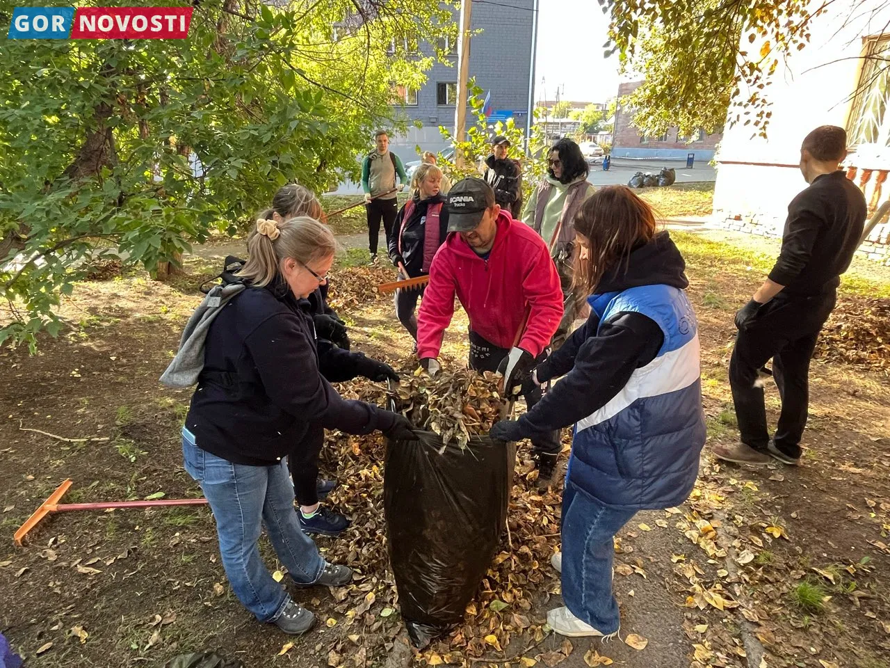 Коллектив «Городских новостей» на субботнике.
Дмитрий Попугин