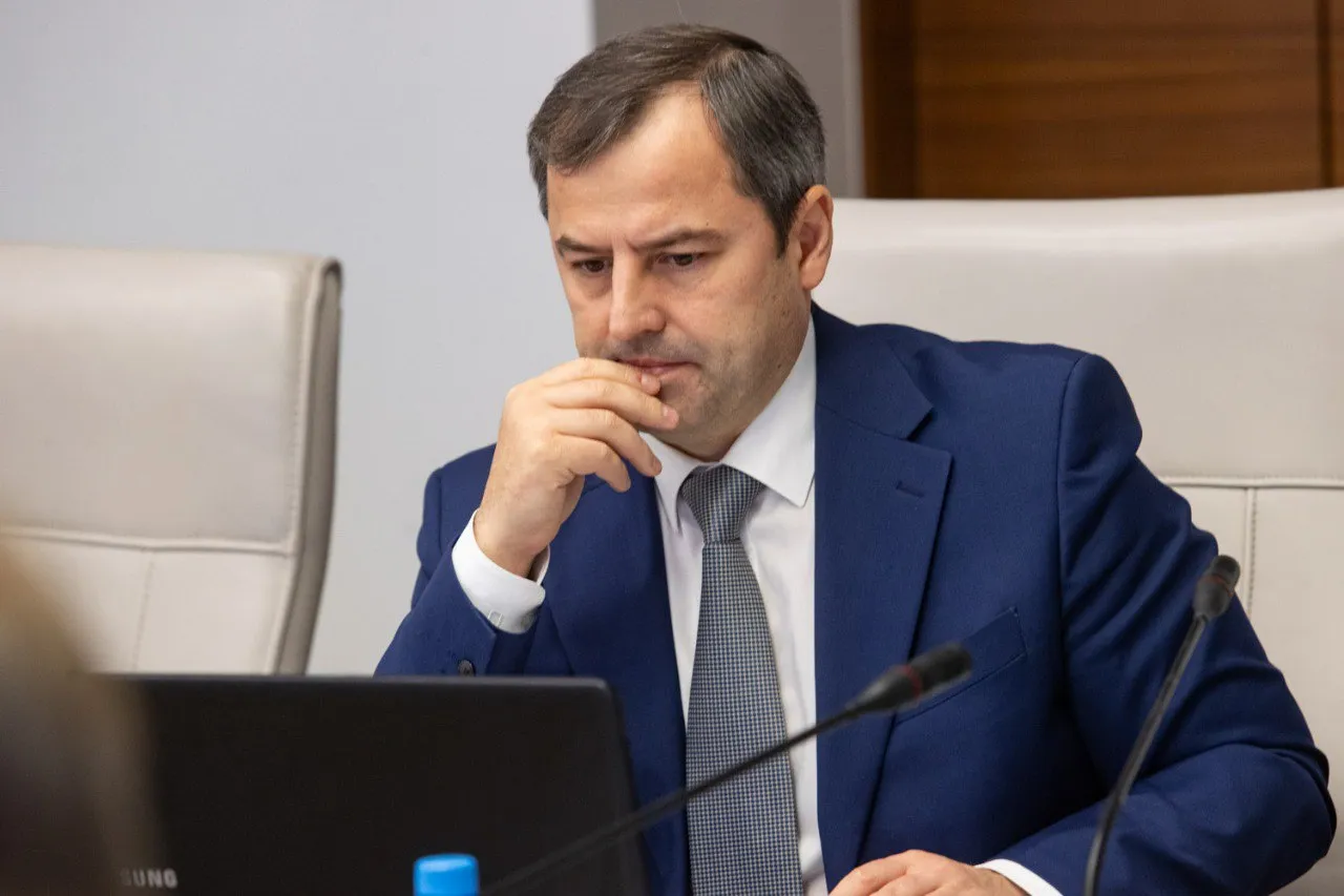 Владимир Бахарь останется министром финансов Красноярского края