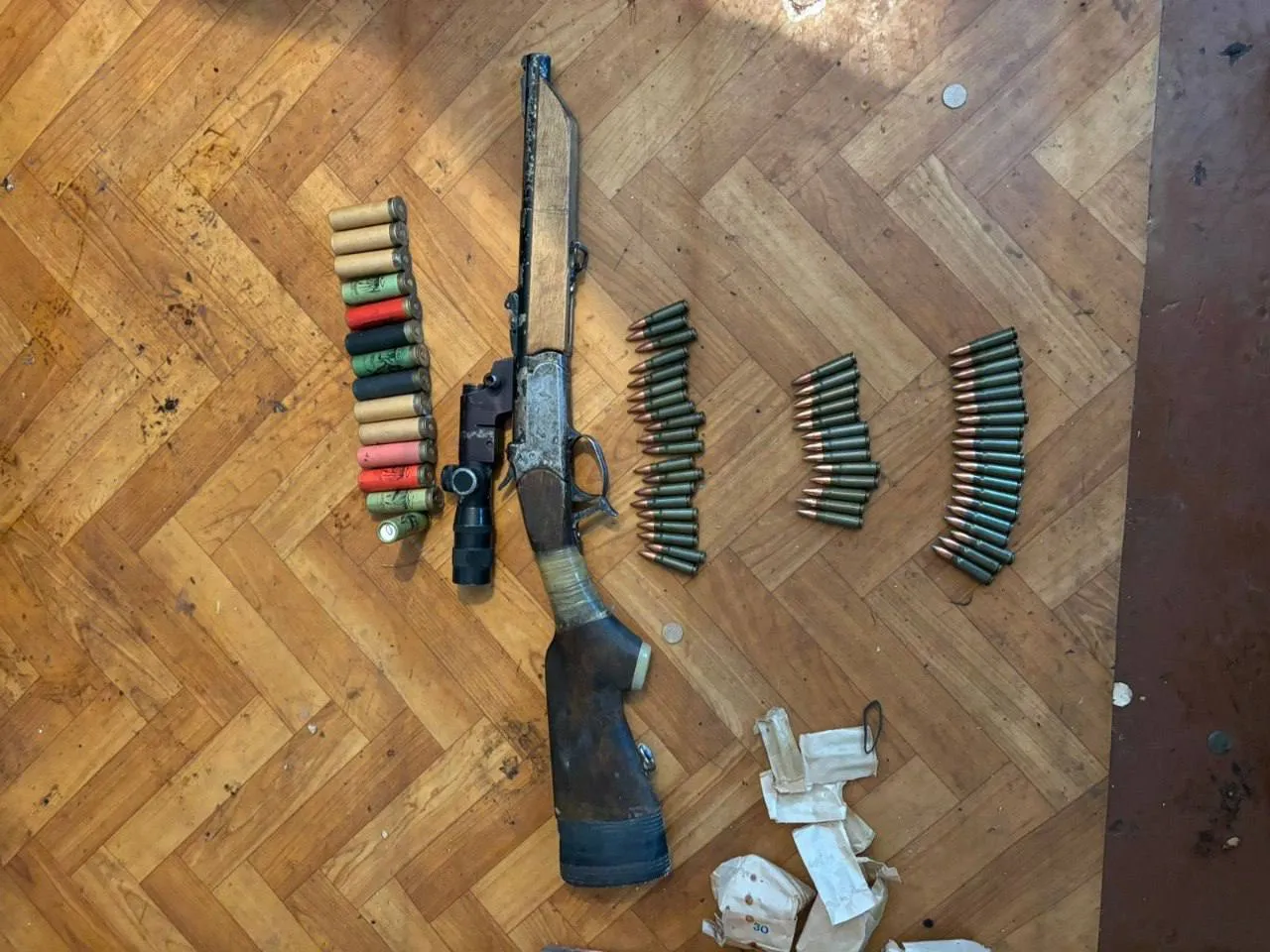 У жителя деревни в Красноярском крае изъяли оружие, патроны и порох