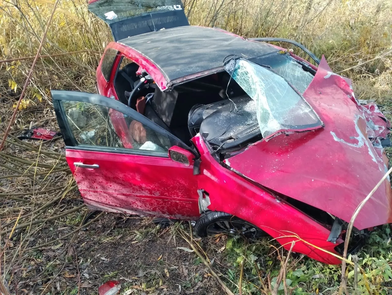 Под Ачинском мать с двумя детьми попала в серьезную аварию на трассе