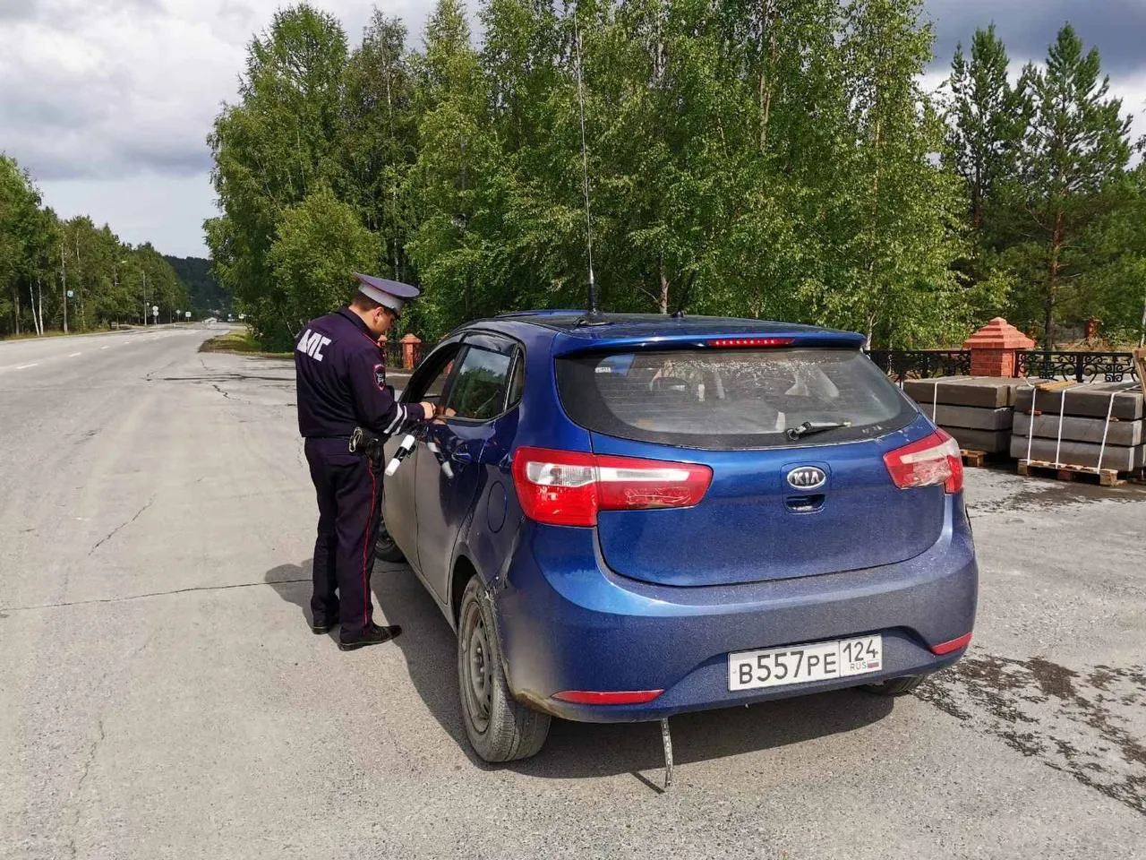 В Красноярском крае задержали 7 таксистов-нелегалов