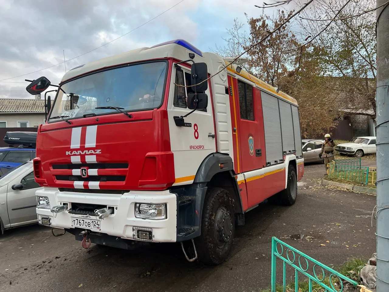 В заброшенном доме Красноярска в пожаре погибли четыре человека
