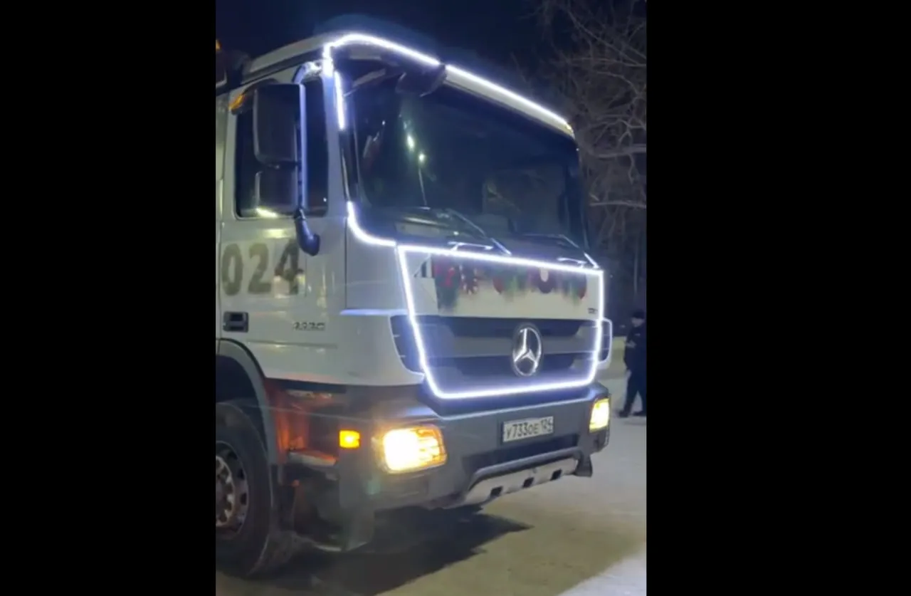 По улицам Красноярска ездит праздничный мусоровоз