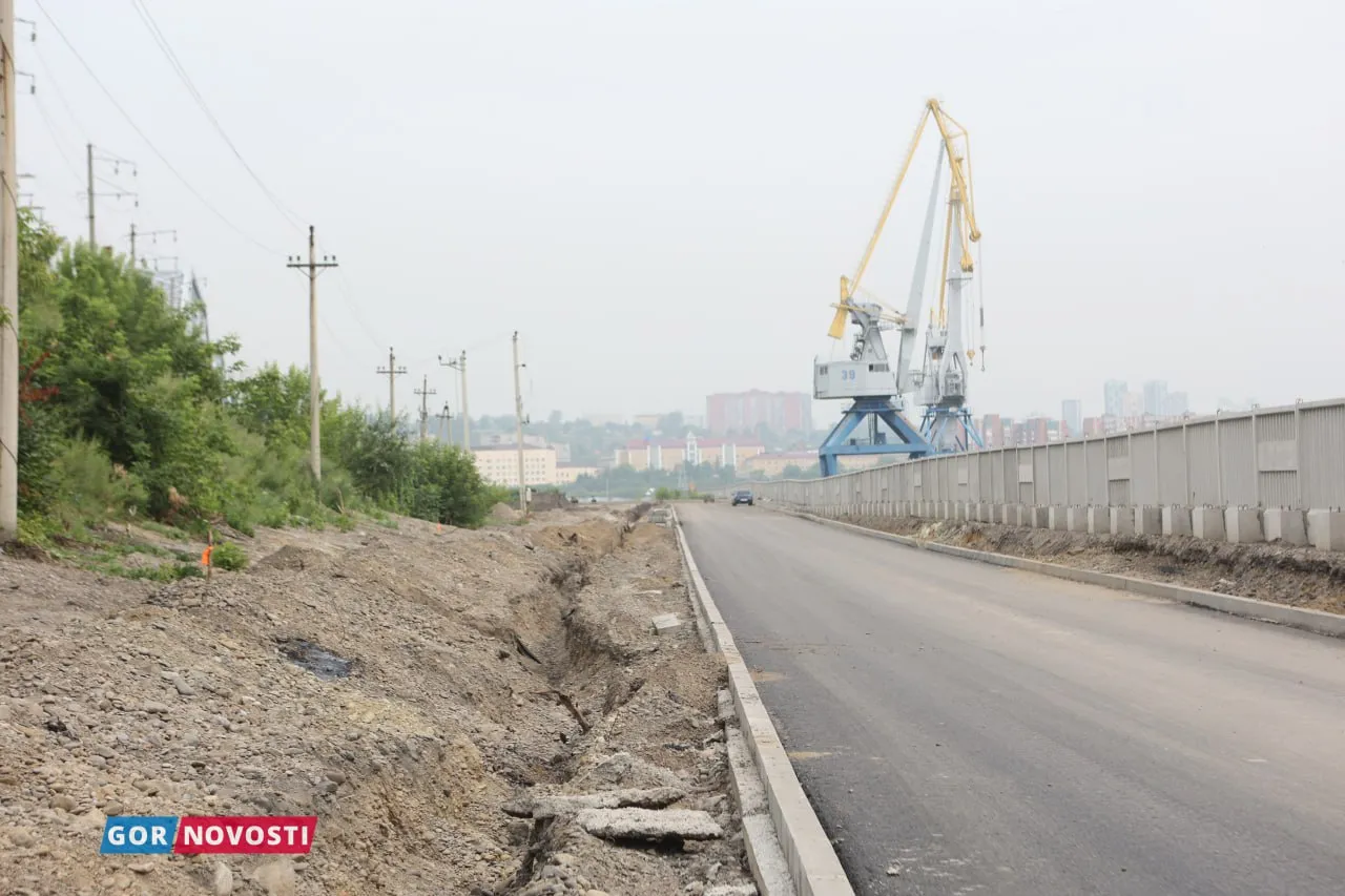 В Красноярске на развязке из Пашенного в Тихие зори уложат финишный слой асфальта