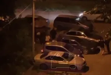 В Красноярске после аварии на улице Металлургов владельцы машин устроили массовую драку
