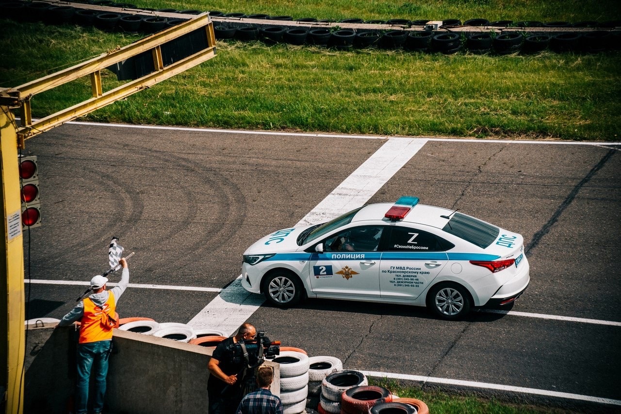 16AExDTQv4A.jpg
