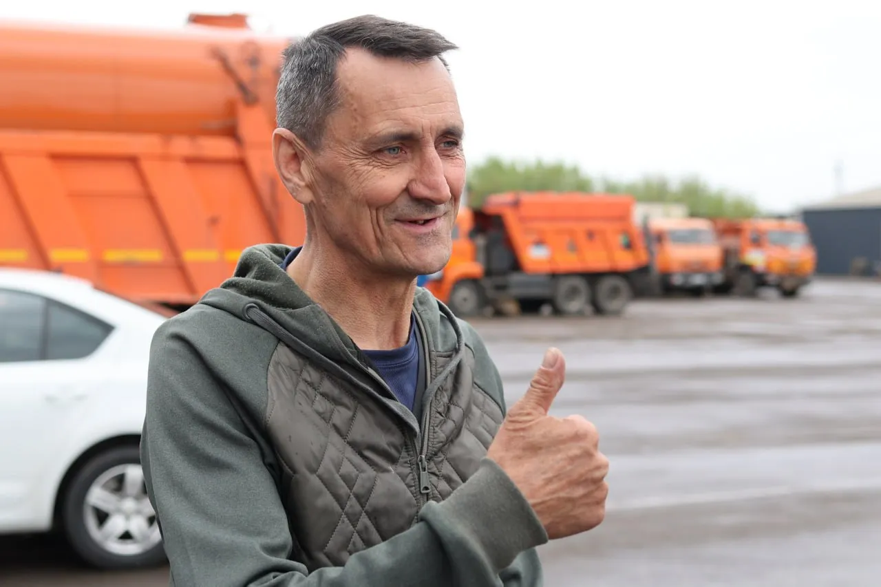 ДРСП Левобережное второй раз получило переходящее знамя «Трудовая доблесть России»