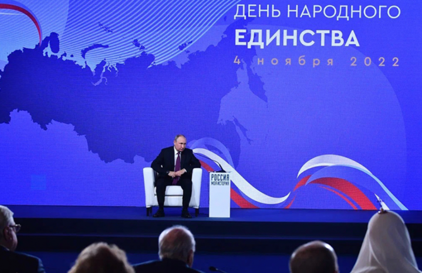 Учительница истории из Красноярска приняла участие во встрече с Владимиром Путиным