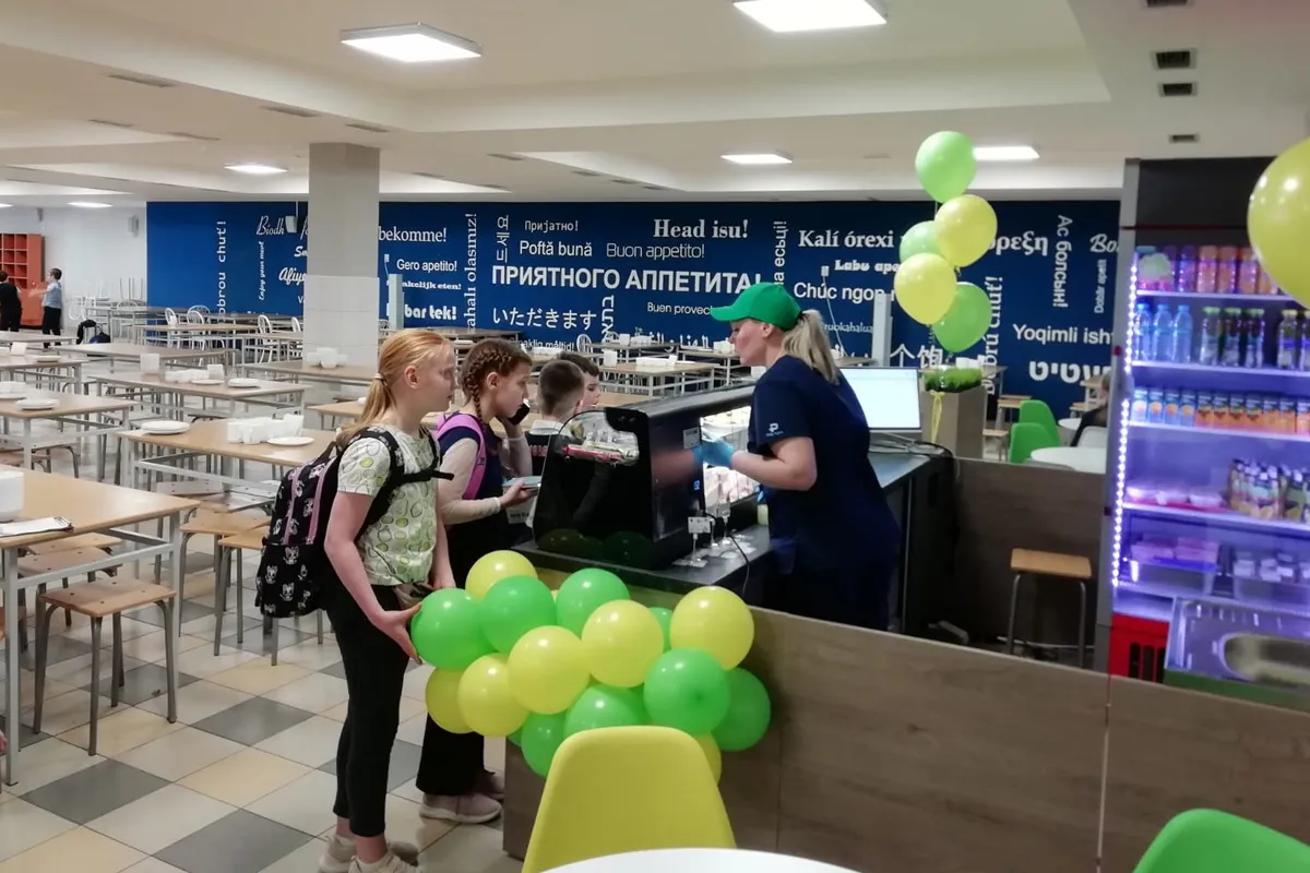 В одной из школ Советского района Красноярска открылся буфет здорового питания