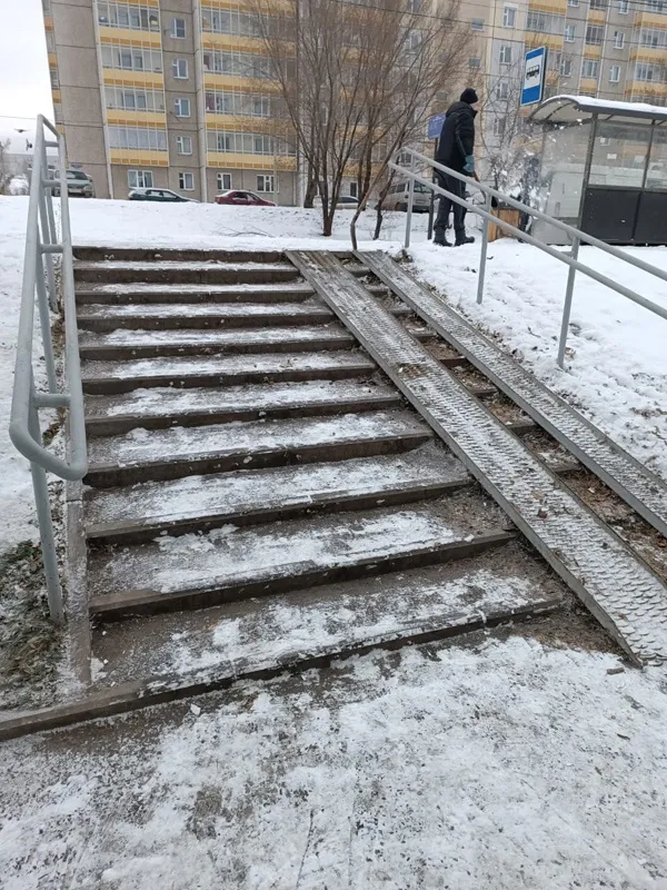 Из Кировского района Красноярска вывезли более 3 000 отработанных шин