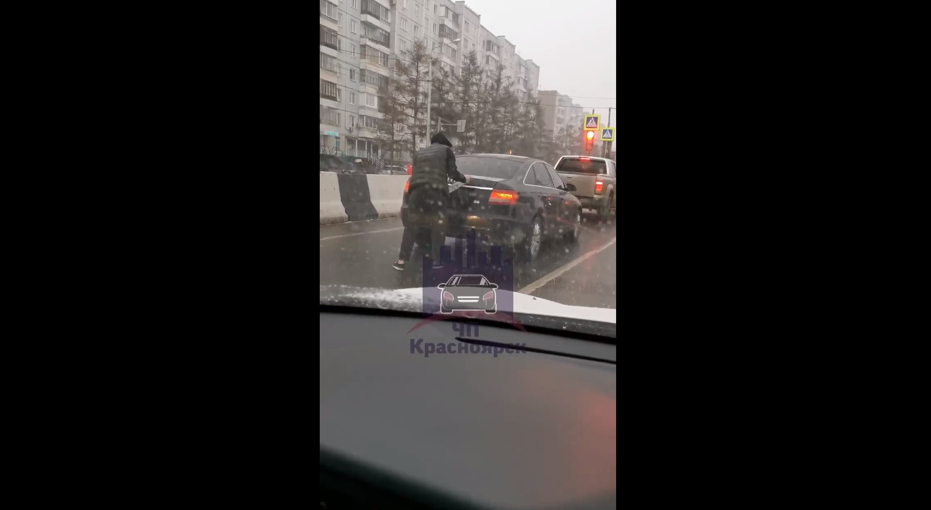 В Красноярске 16-летний водитель «Ауди» катался по городу без номеров