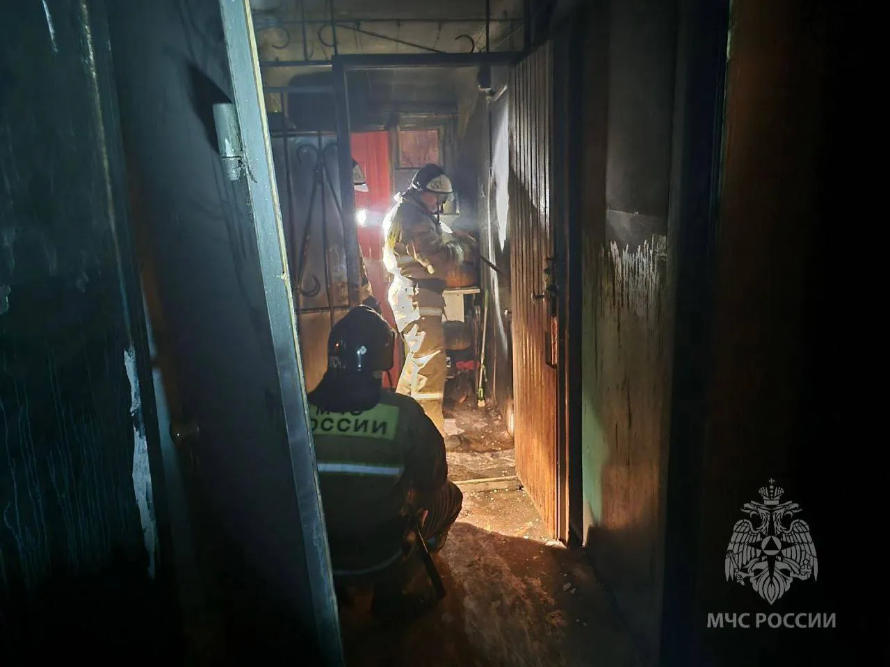 В Ленинском районе Красноярска во время ночного пожара погибли два человека