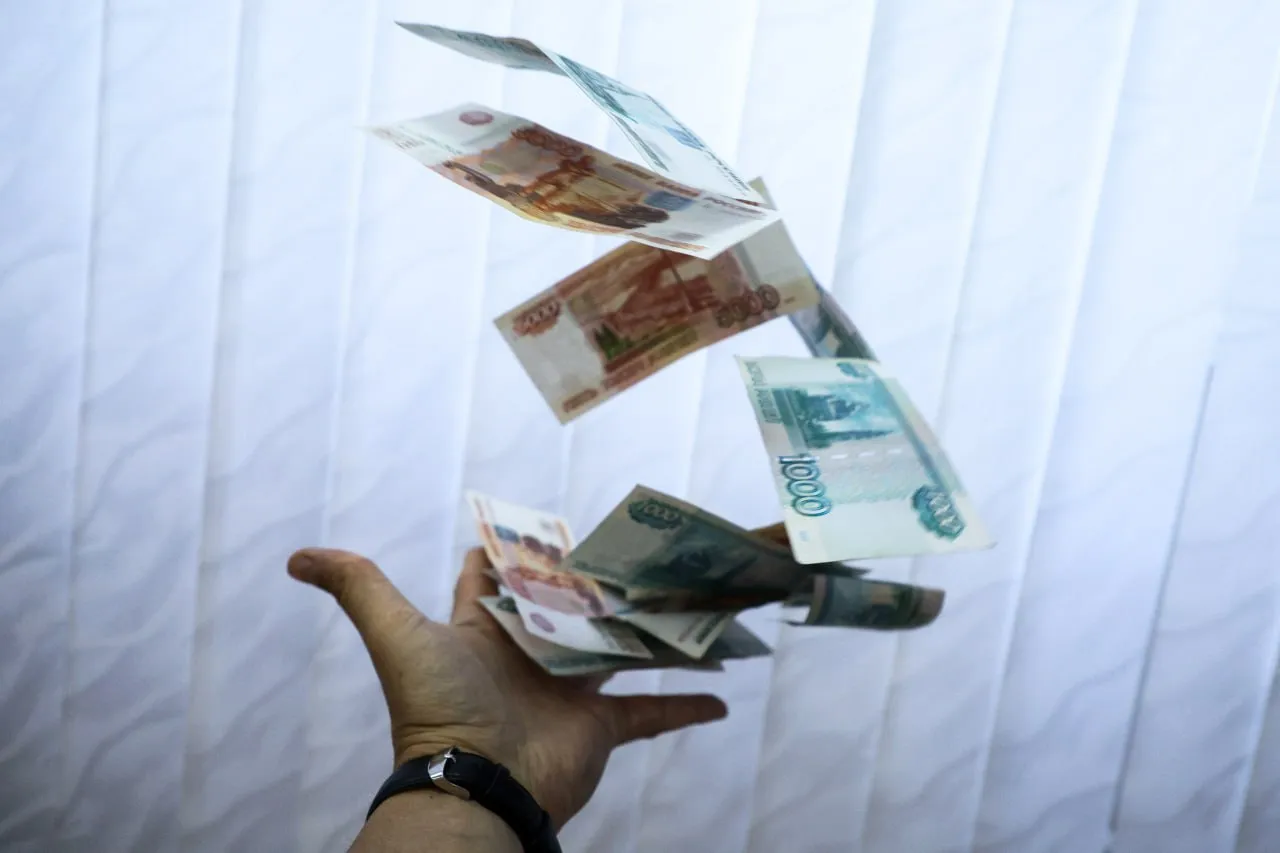 Житель Красноярского края отдал аферистам 6,9 млн рублей в попытках вернуть инвестированные деньги