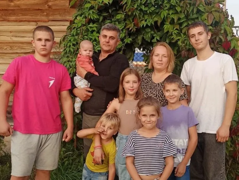 Дружные и активные. Лауреаты премии главы города семья Зеликовых делится секретами воспитания детей