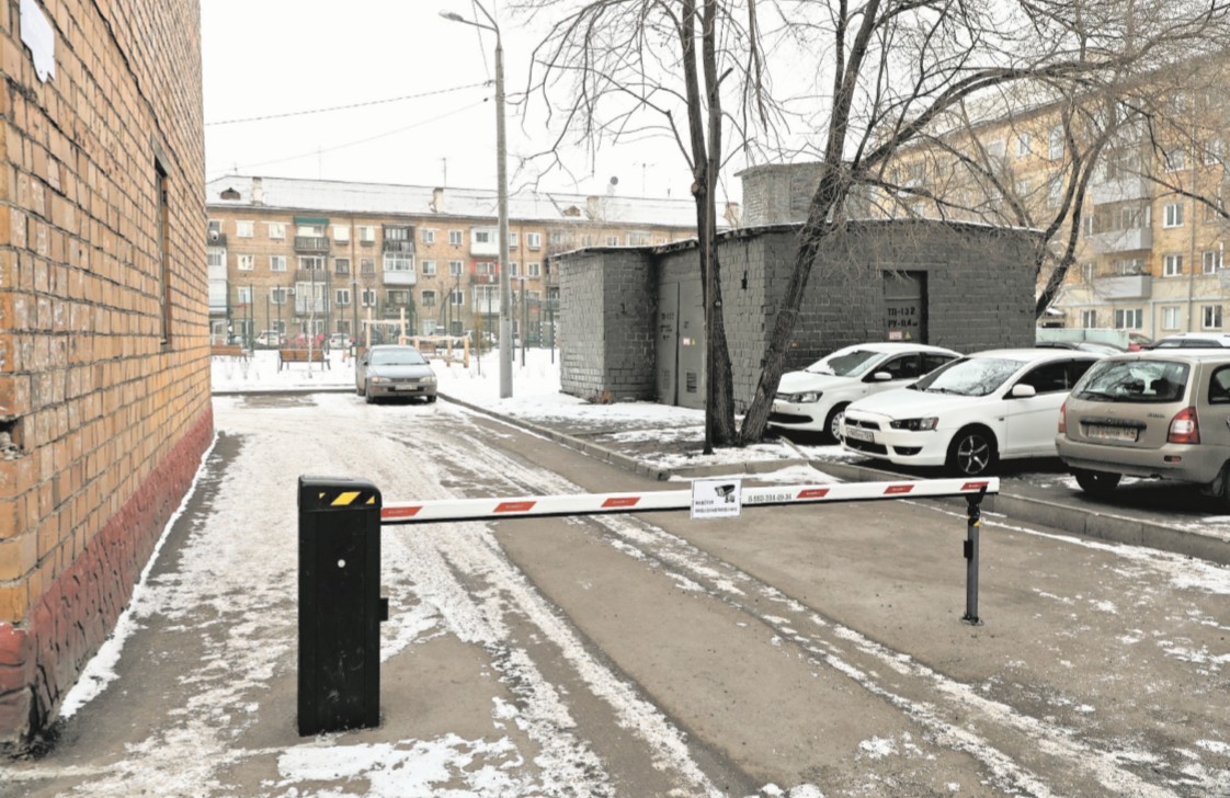 Как правильно установить шлагбаум во дворе многоквартирного дома