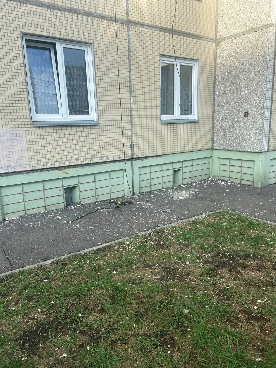В Красноярске 23-летний парень упал с высоты 9-го этажа в Солнечном