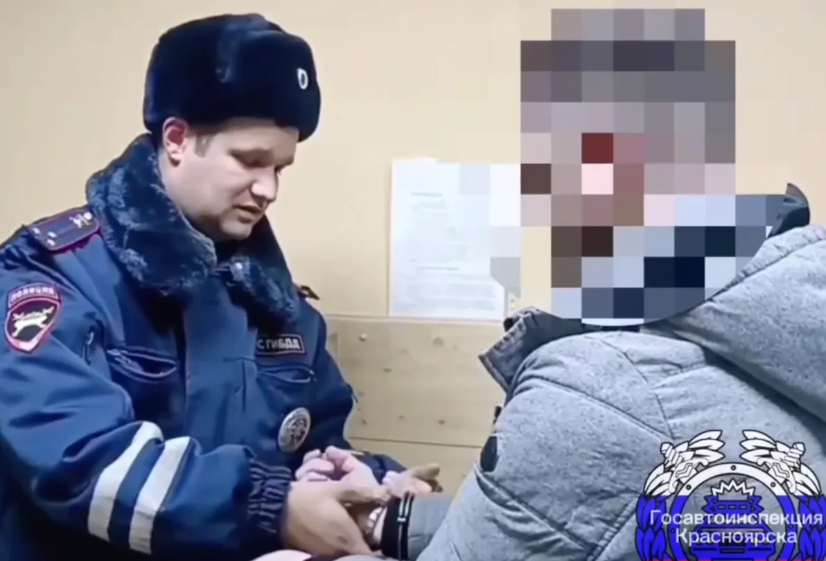 В Красноярске задержали водителя за катание по Театральной площади