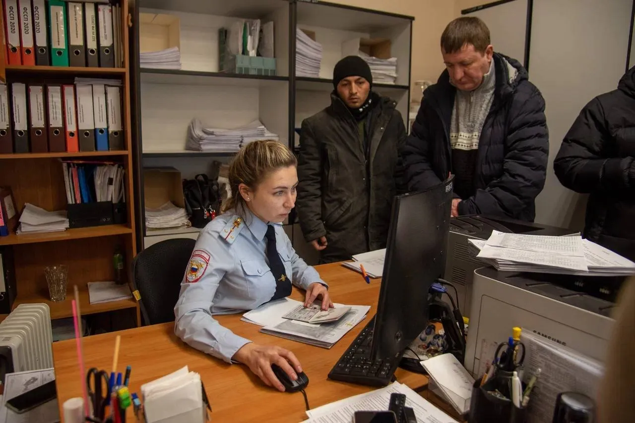 В Ленинском районе Красноярска задержали 5 мигрантов-уклонистов