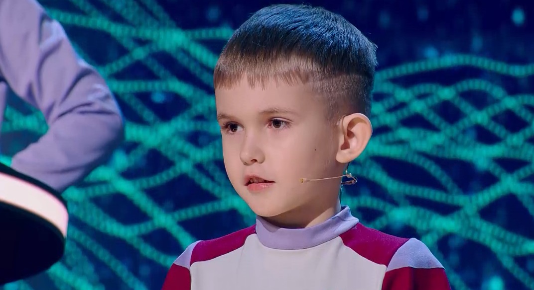 7-летний красноярец Роман Голубев стал участником шоу «Умнее всех» на «Пятнице!»