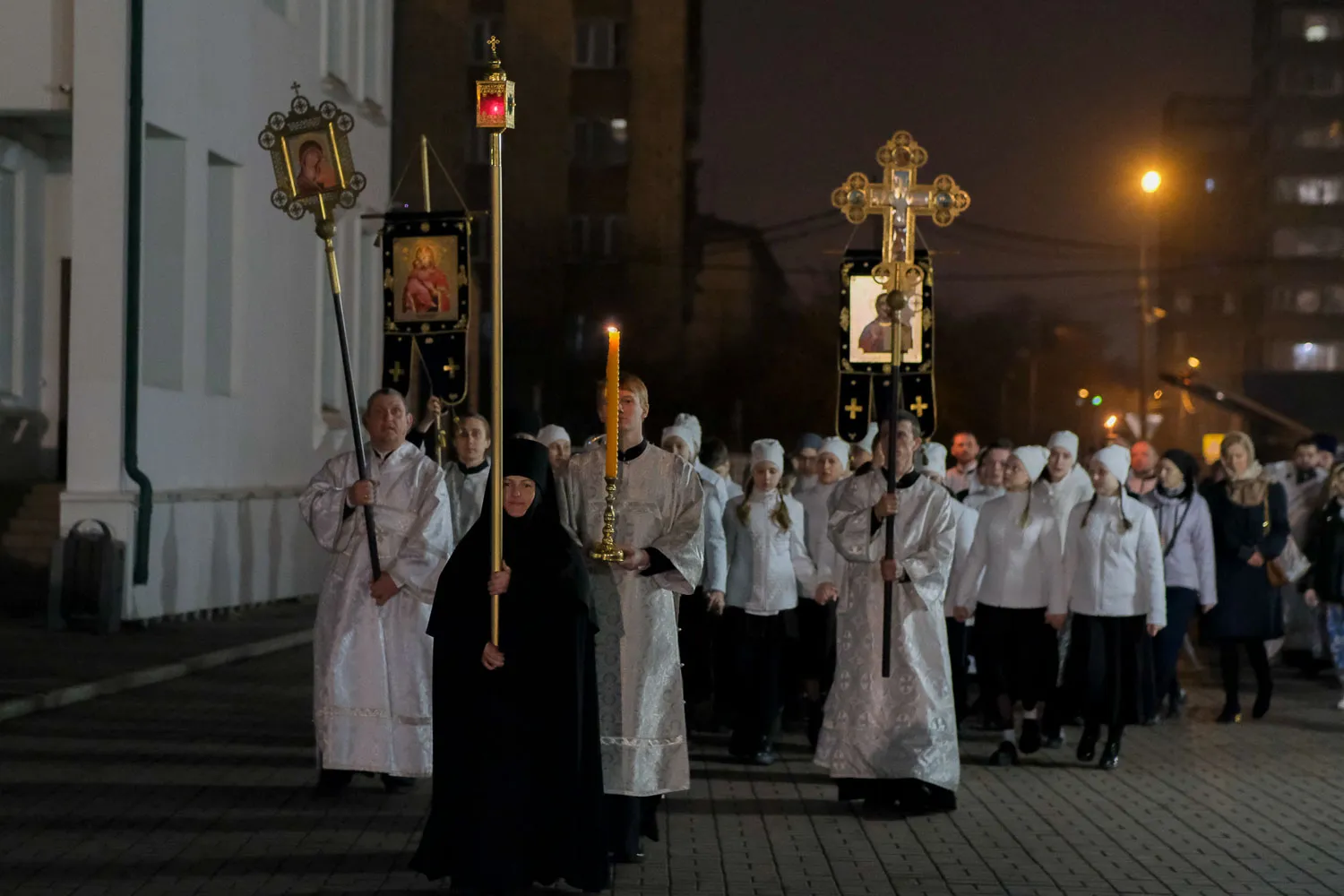 В красноярском храме Рождества Христова прошло Пасхальное богослужение